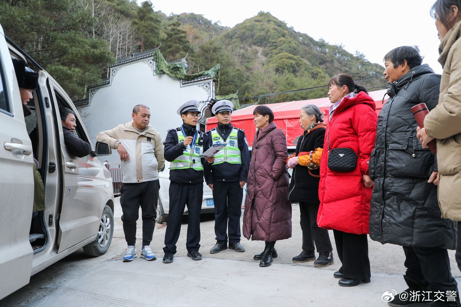 尼康村交通新动向，迈向现代化里程碑