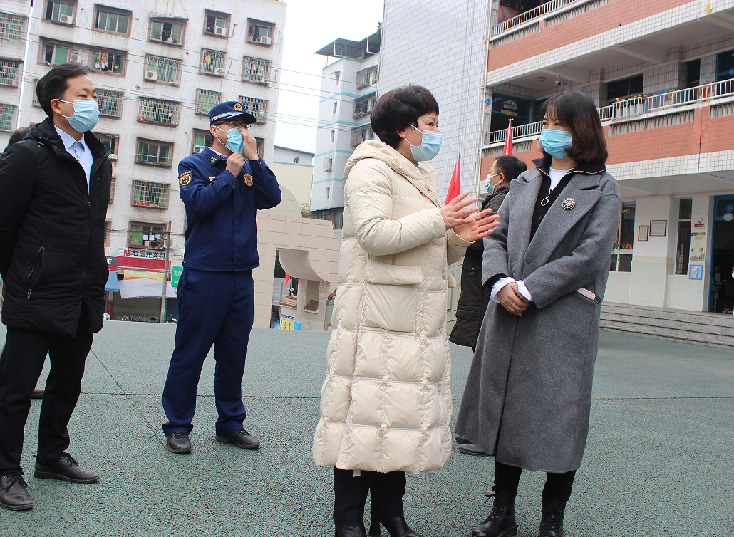 广安区小学领导引领教育改革新篇章开启